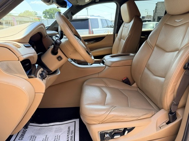 2019 Cadillac Escalade - $29,995