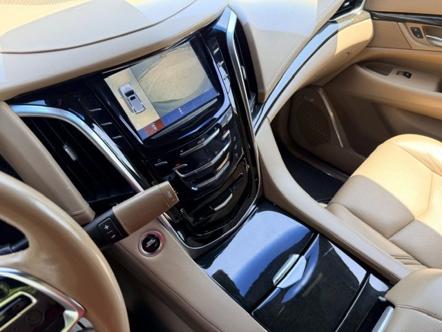 2019 Cadillac Escalade - $29,995