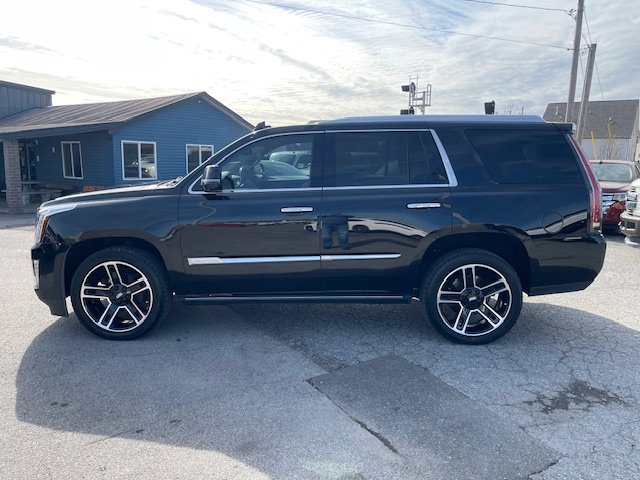 2020 Cadillac Escalade - $30,995