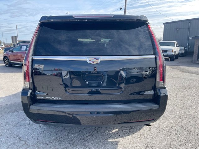 2020 Cadillac Escalade - $30,995