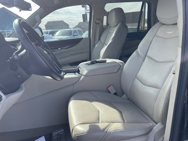 2020 Cadillac Escalade - $30,995