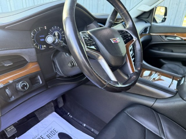 2019 Cadillac Escalade - $17,995