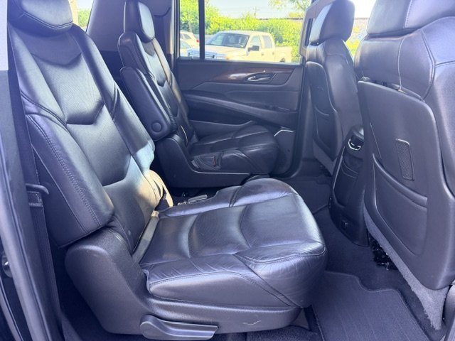 2019 Cadillac Escalade - $17,995