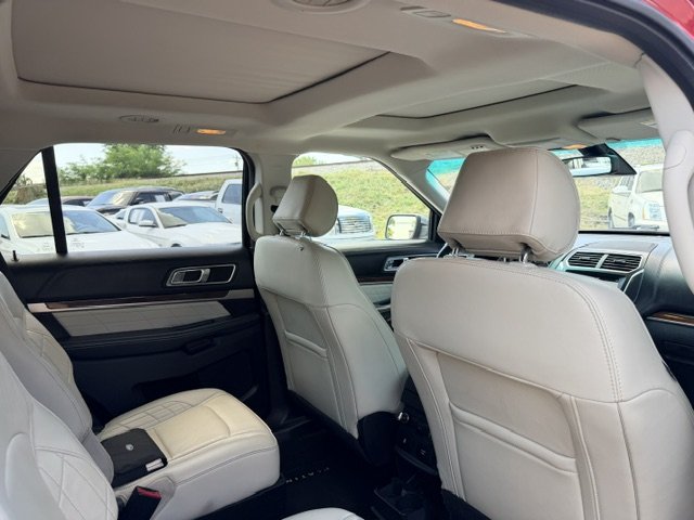 2017 Ford Explorer - $15,995
