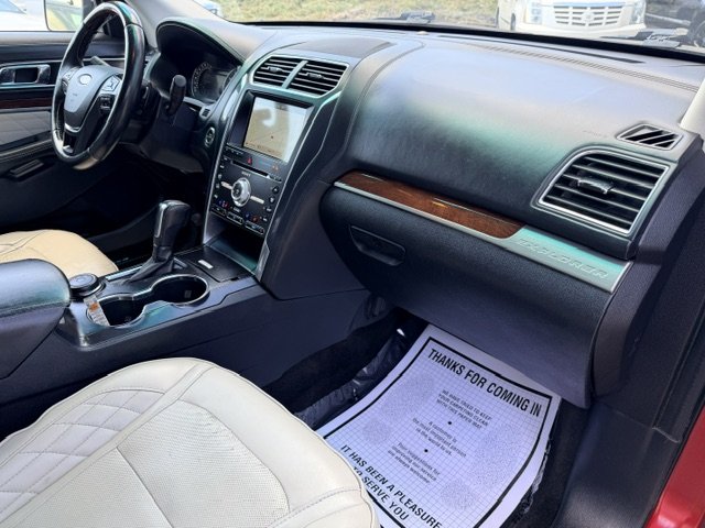 2017 Ford Explorer - $15,995