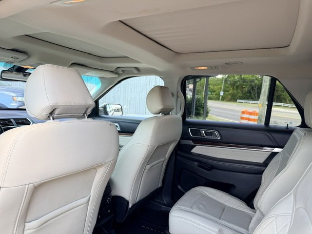 2017 Ford Explorer - $15,995