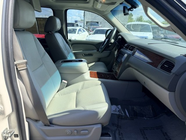 2013 Chevrolet Suburban - $12,995