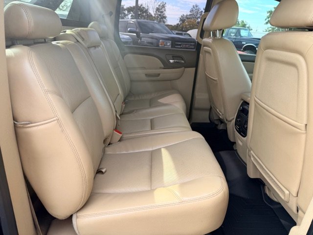 2011 Chevrolet Avalanche - $17,995