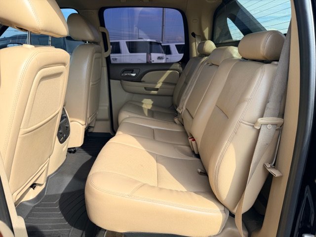 2011 Chevrolet Avalanche - $17,995