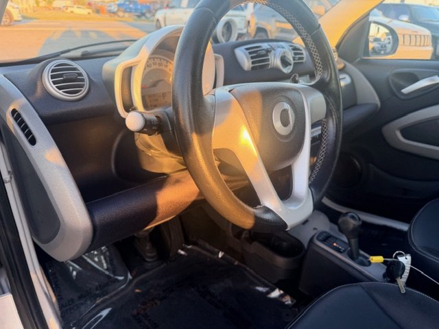 2013 smart fortwo - $6,995