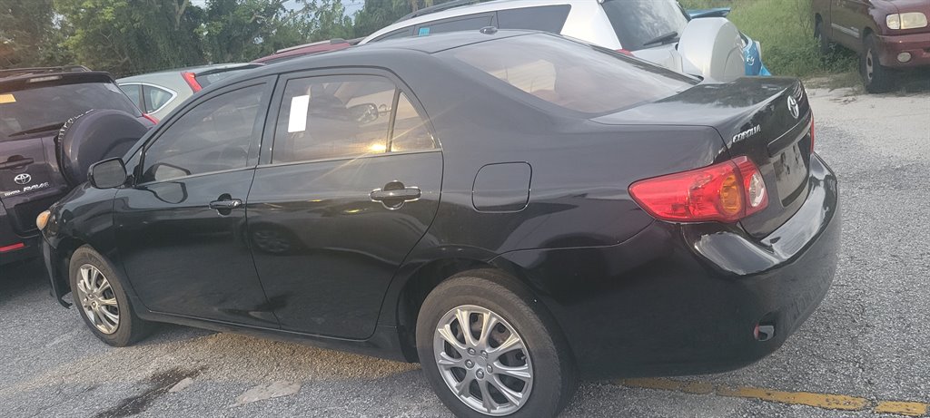 2009 Toyota Corolla LE photo