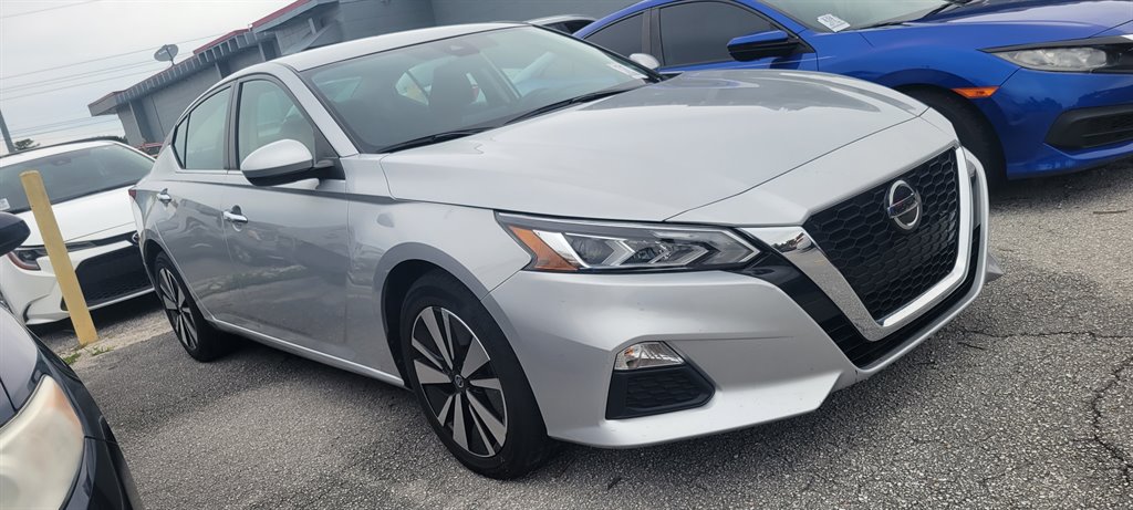 2021 Nissan Altima SV photo