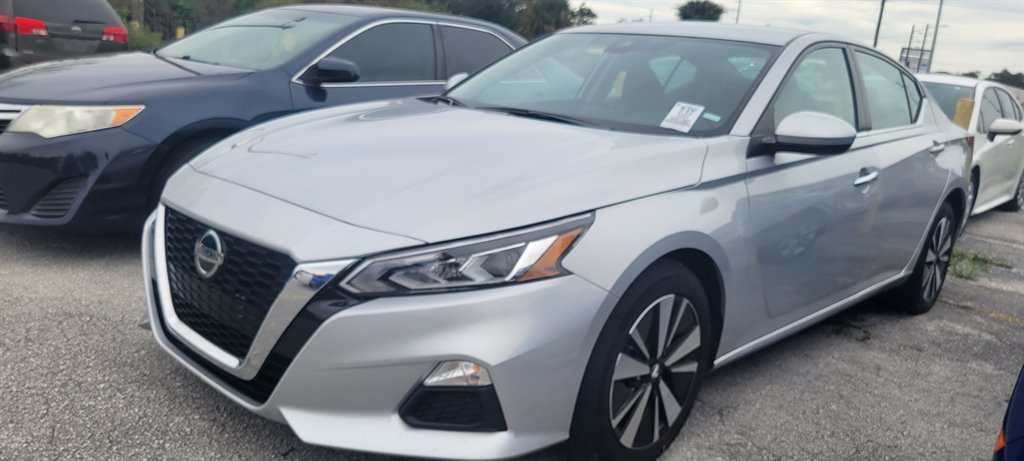 2021 Nissan Altima SV photo