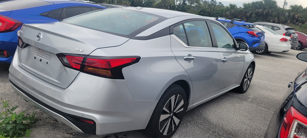 2021 Nissan Altima SV photo