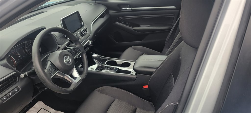 2021 Nissan Altima SV photo