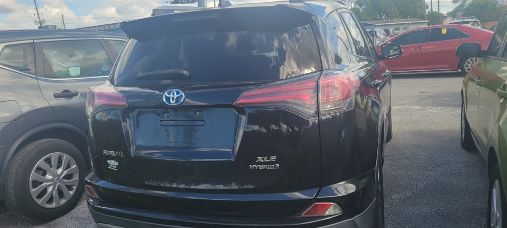 2017 Toyota RAV4 Hybrid LE Plus photo