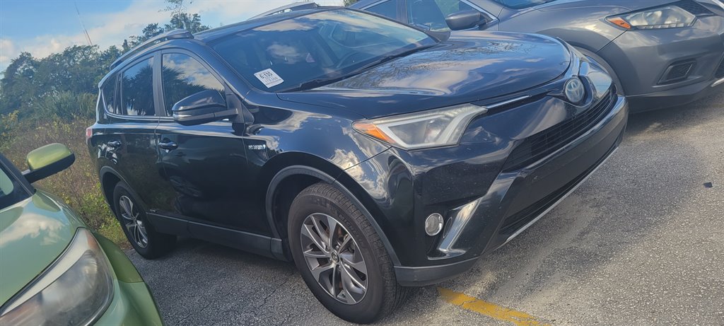 2017 Toyota RAV4 Hybrid LE Plus photo