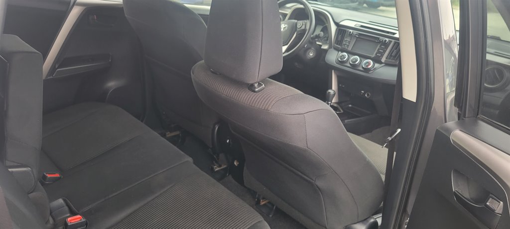 2018 Toyota RAV4 LE photo