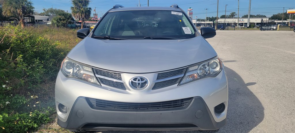 2016 Toyota RAV4 LE photo
