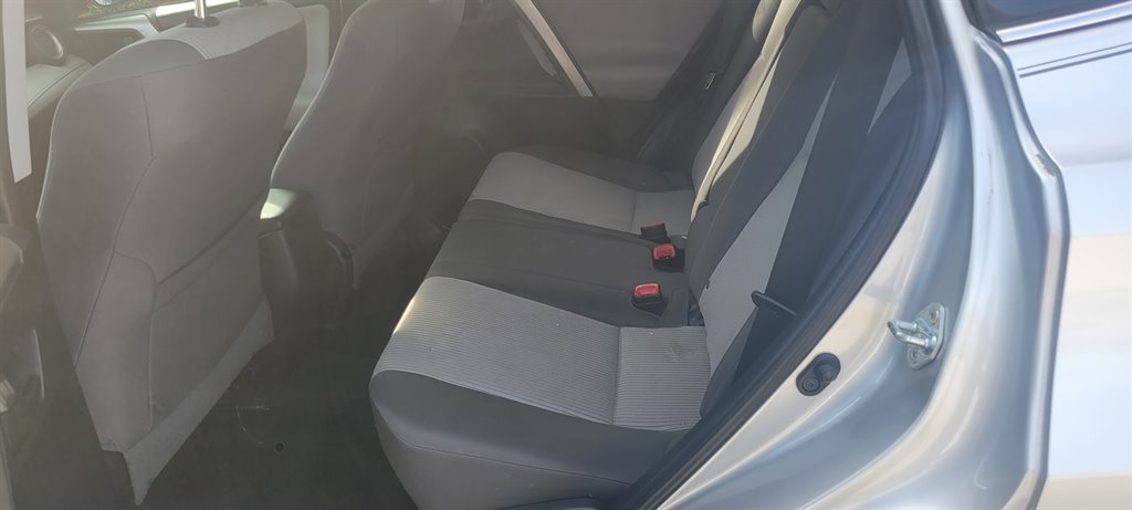2016 Toyota RAV4 LE photo