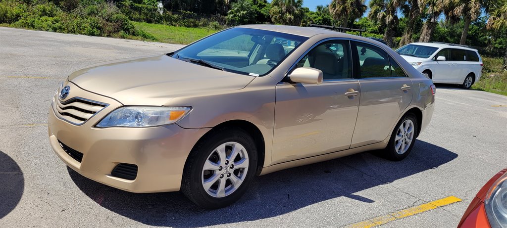2011 Toyota Camry - $7,900