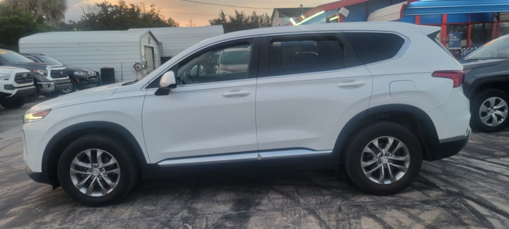 2019 Hyundai Santa Fe SE photo