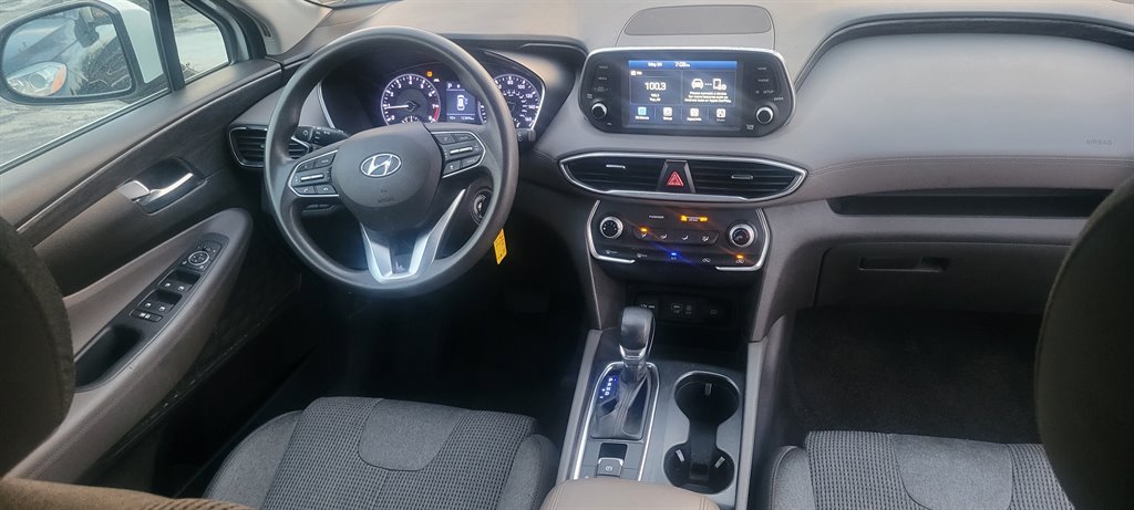 2019 Hyundai Santa Fe SE photo