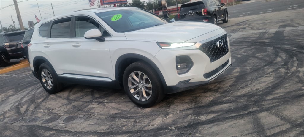 2019 Hyundai Santa Fe SE photo