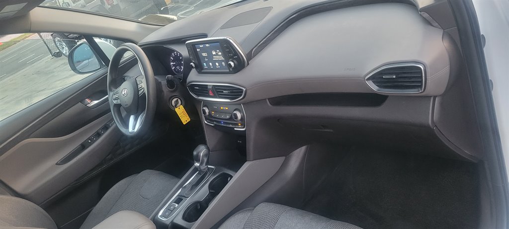 2019 Hyundai Santa Fe SE photo