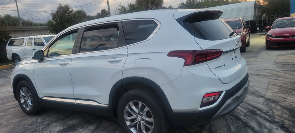 2019 Hyundai Santa Fe SE photo