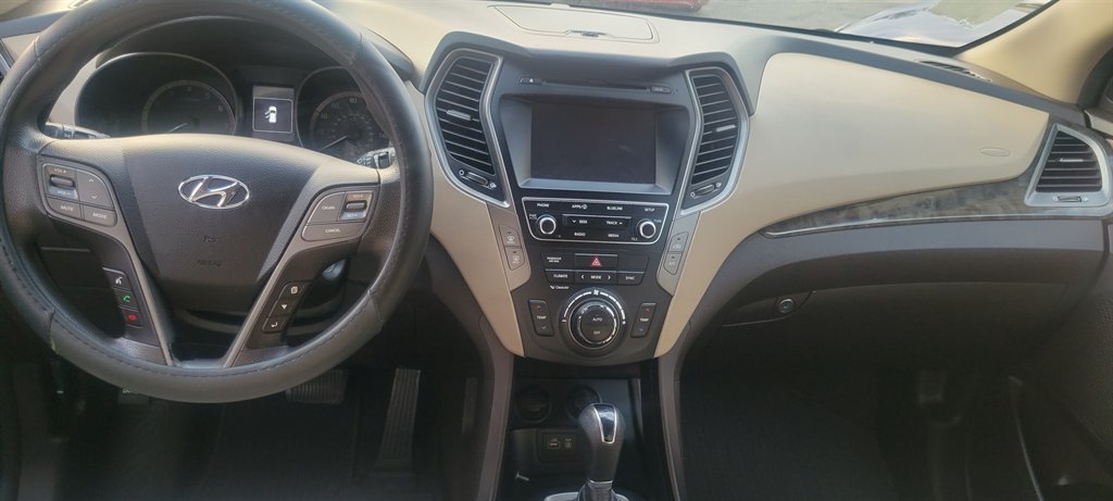 2017 Hyundai Santa Fe - $13,900