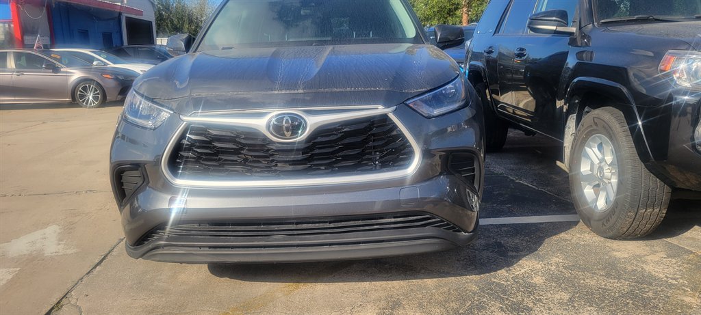 2021 Toyota Highlander - $27,900
