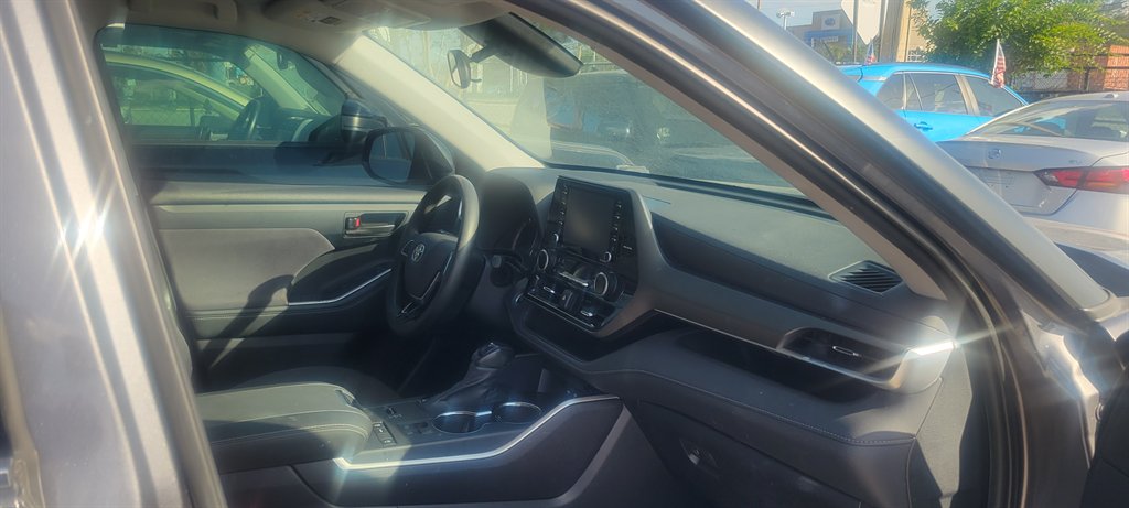 2021 Toyota Highlander - $27,900