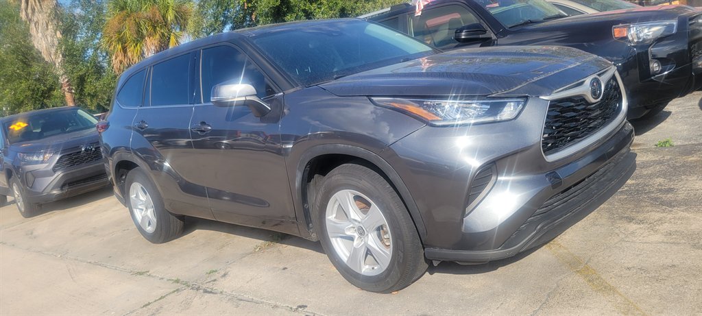 2021 Toyota Highlander - $27,900