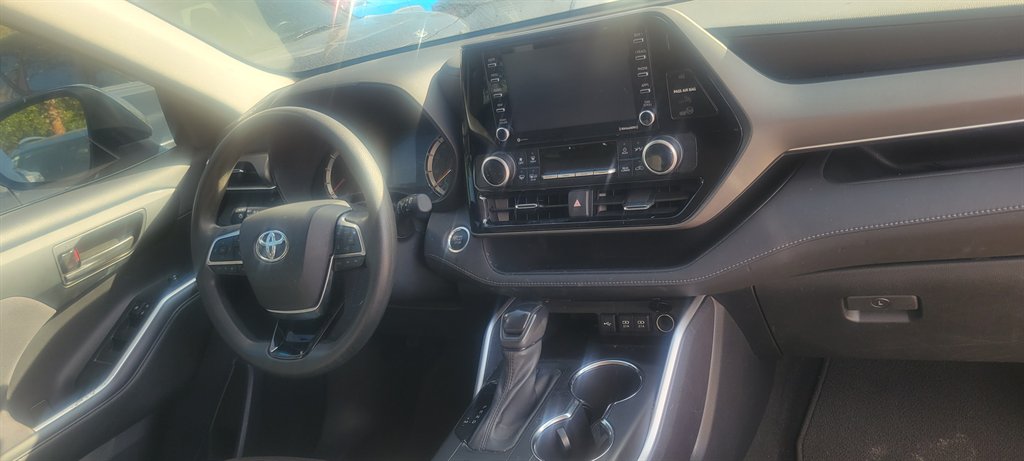 2021 Toyota Highlander - $27,900