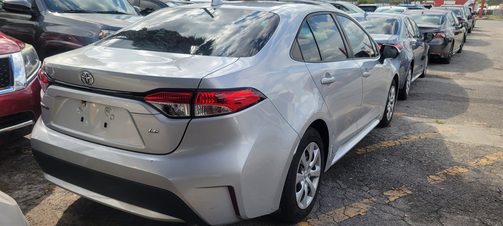2021 Toyota Corolla LE photo