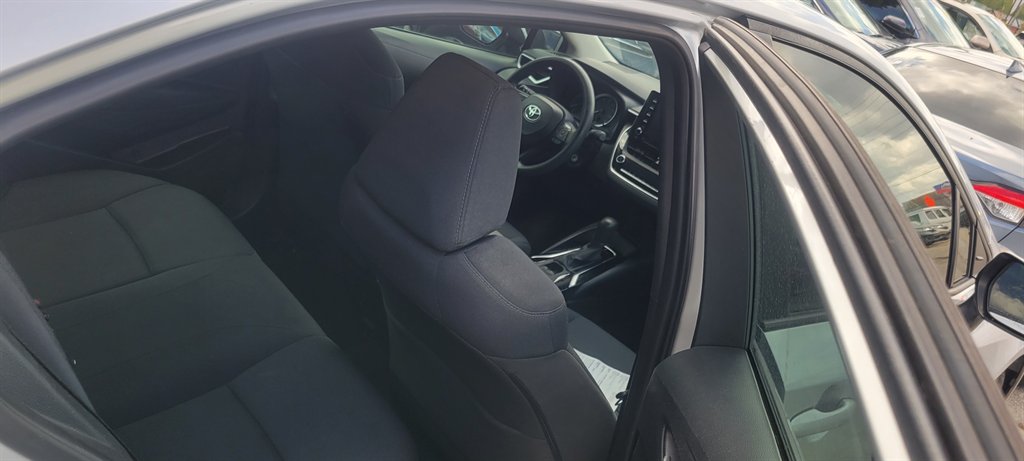2021 Toyota Corolla LE photo