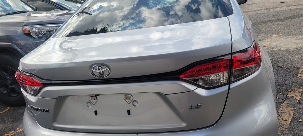 2021 Toyota Corolla LE photo