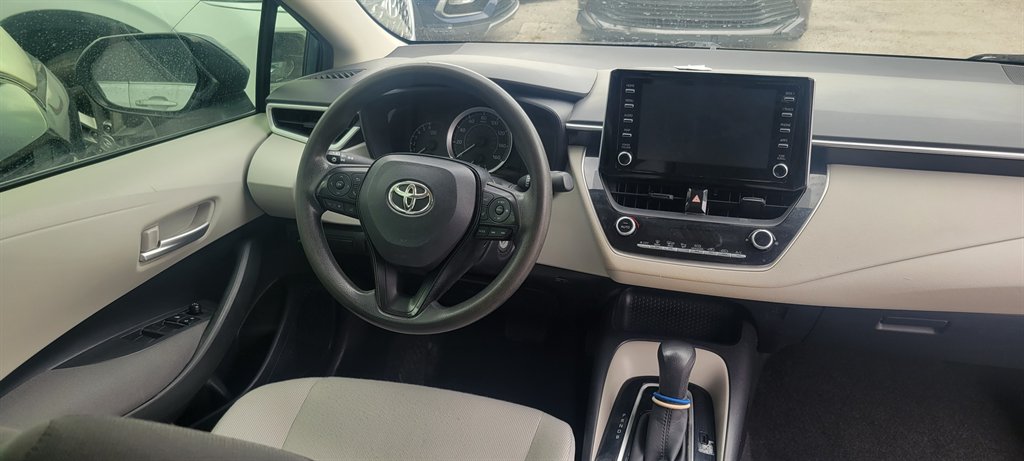 2020 Toyota Corolla LE photo