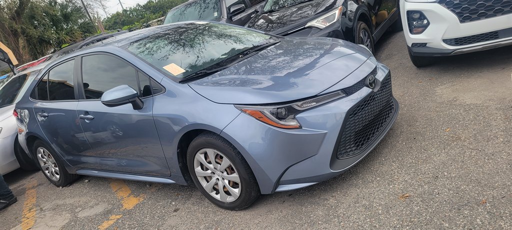 2020 Toyota Corolla LE photo