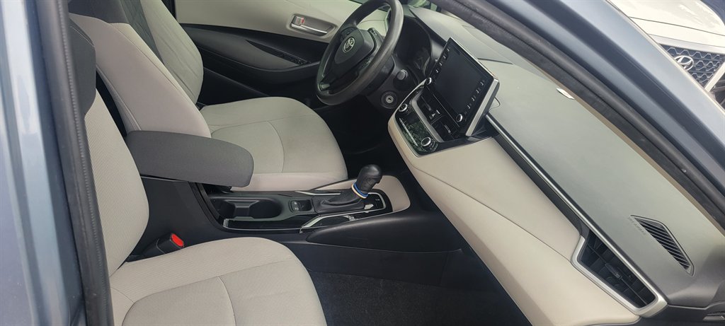 2020 Toyota Corolla LE photo