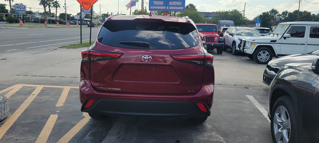 2021 Toyota Highlander - $23,900