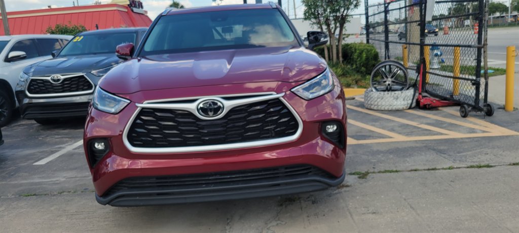 2021 Toyota Highlander - $23,900