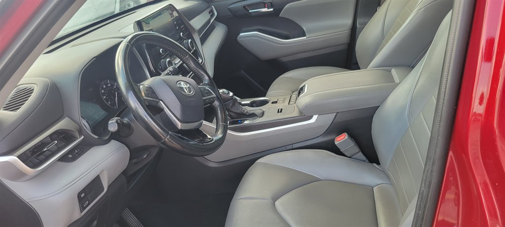 2021 Toyota Highlander - $23,900