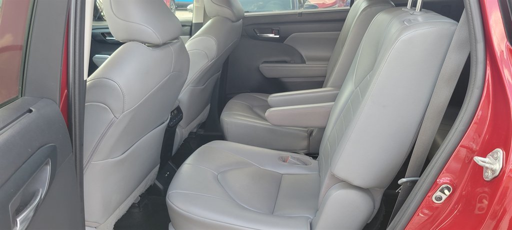 2021 Toyota Highlander - $23,900