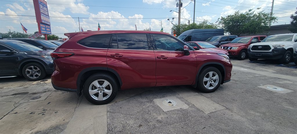 2021 Toyota Highlander - $25,900