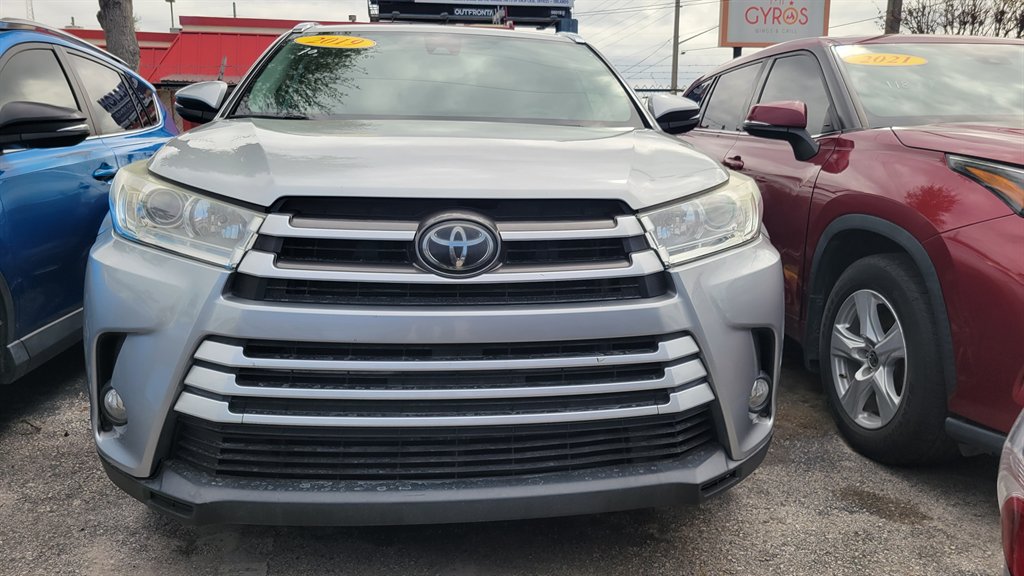 2019 Toyota Highlander - $20,900