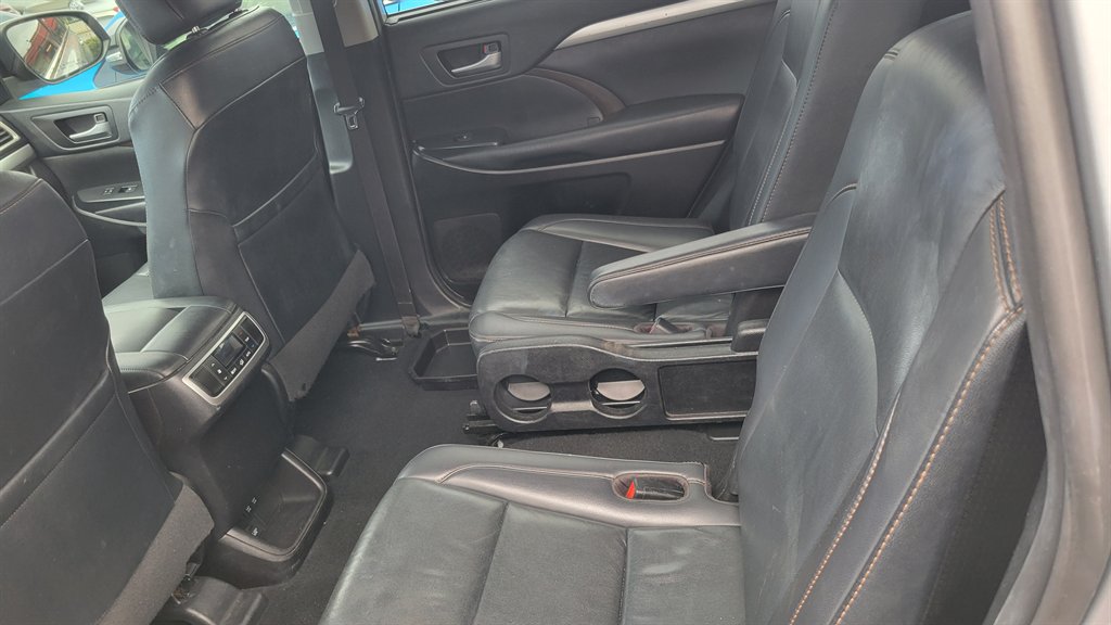 2019 Toyota Highlander - $20,900