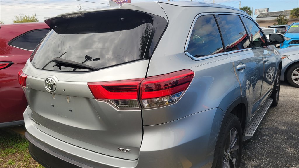 2019 Toyota Highlander - $20,900