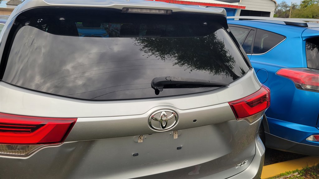 2019 Toyota Highlander - $20,900